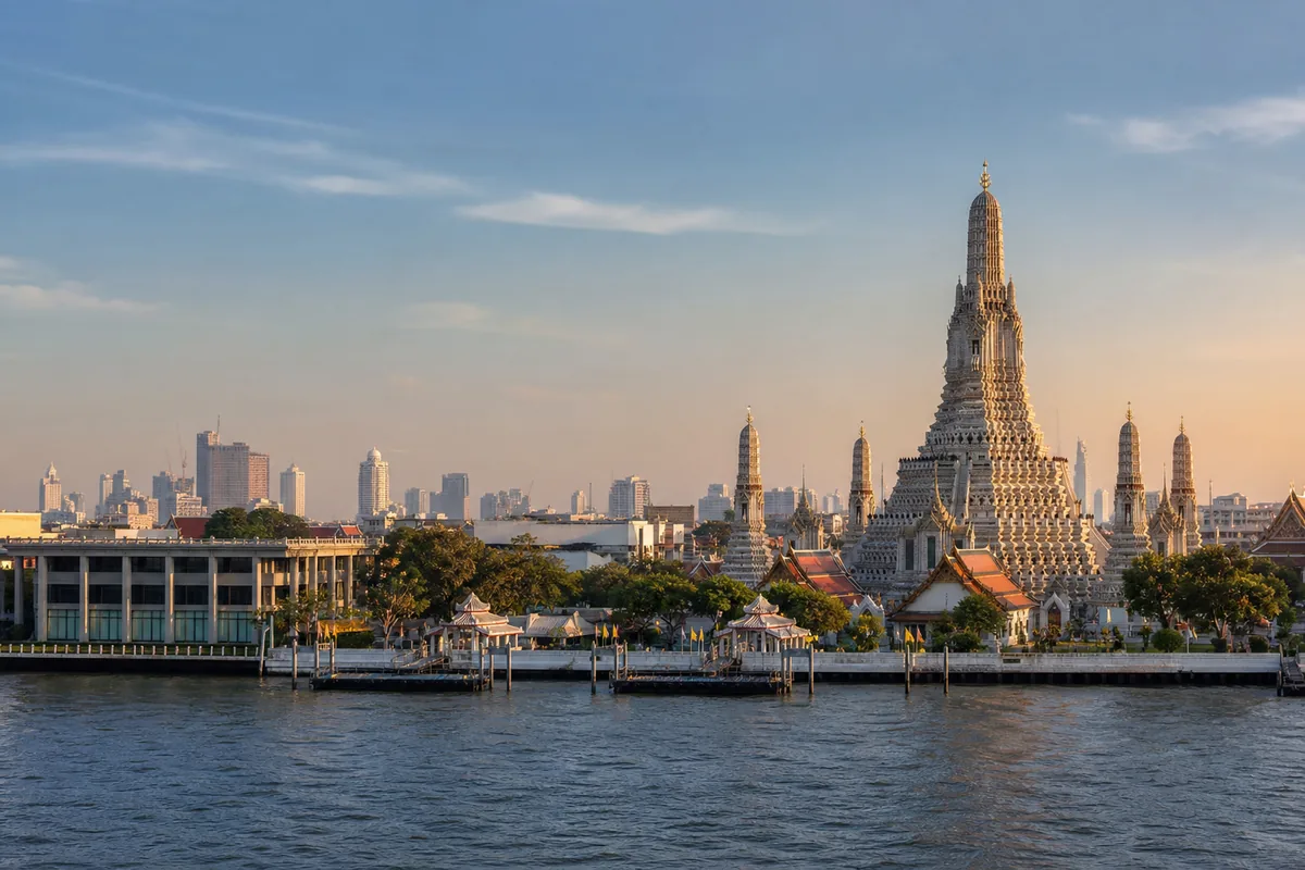 Wat Arun beside the Bangkok skyline